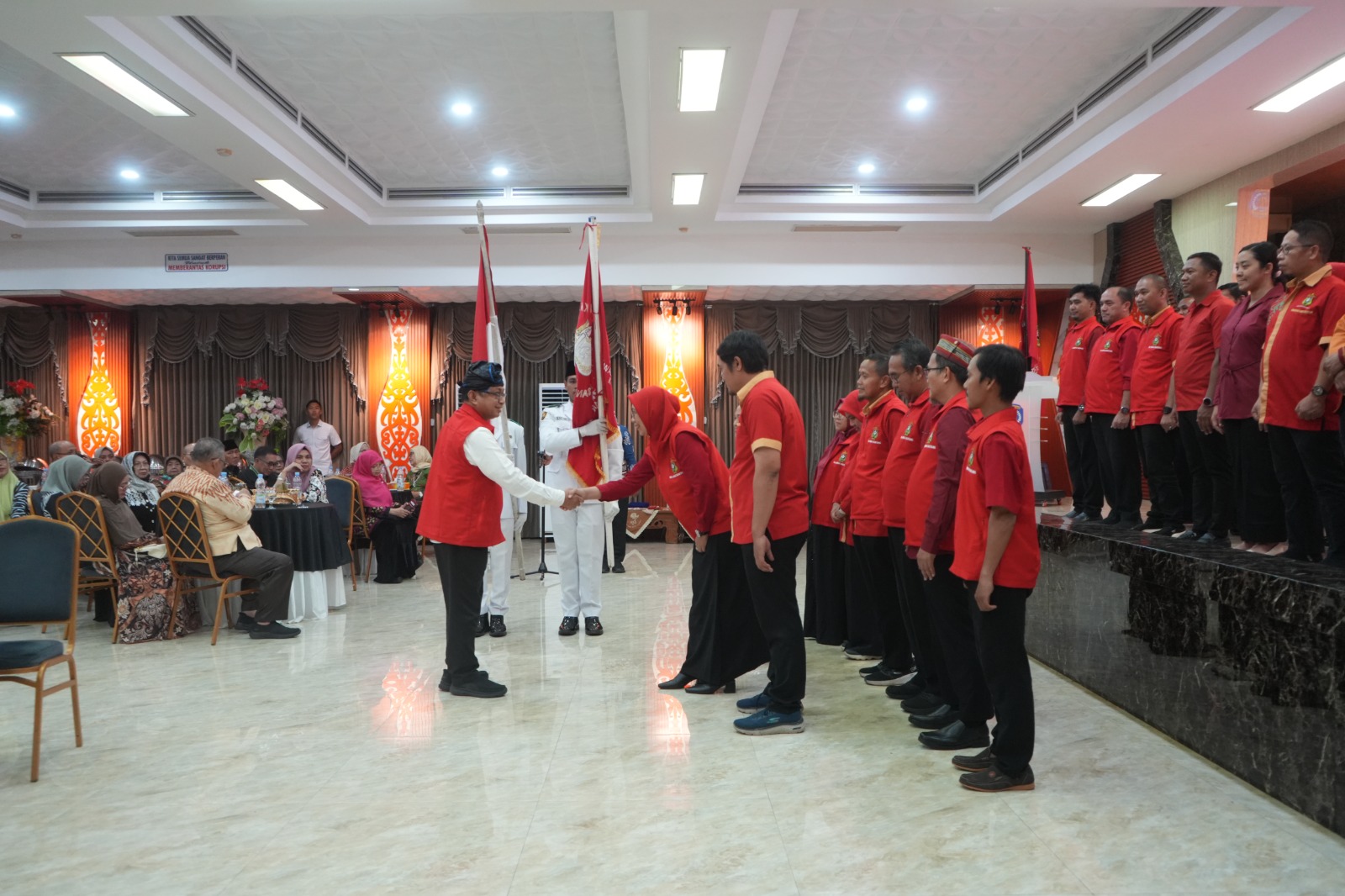 Pelantikan Pengurus IKA Unhas Kota Bontang Periode 2025–2029 : Momentum Rajut Kebersamaan Dalam Semangat Hasanuddin dan Kolaborasi untuk Kota Bontang Berbenah